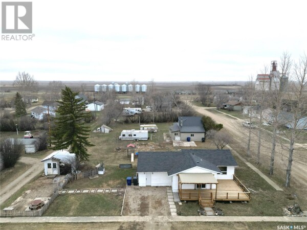 Photo 1 at 314 Saskatchewan AVENUE, Loreburn, SK S0H1J0