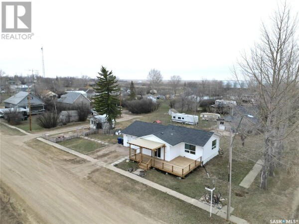 Photo 3 - Backyard - 314 Saskatchewan AVENUE, Loreburn, SK S0H1J0