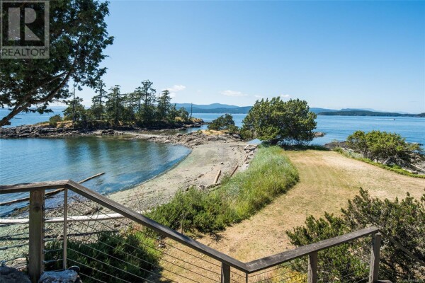 Photo 3 - Backyard - 1309 Mackinnon Rd, Pender Island, BC V0N2M1