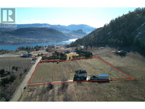 Photo 2 - Backyard - 100 Fir Avenue, Kaleden, BC V0H1K0