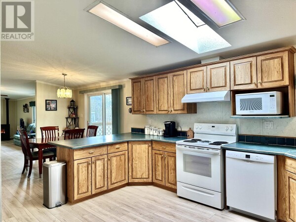 Photo 3 - Kitchen - 4590 STONE ROAD, Valemount, BC V0E2Z0