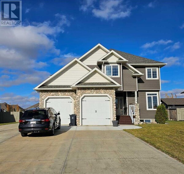 Photo 1 - FrontYard - 10708 158 Avenue, Rural Grande Prairie No. 1, County of, AB T8V2H1