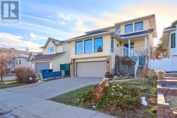 Photo 2 at 2811 Signal Hill Drive SW, Calgary, AB T3H2L8