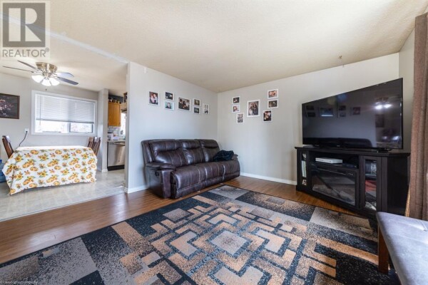 Photo 3 - LivingRoom - 127 3rd Street E, St. Walburg, SK S0M2T0