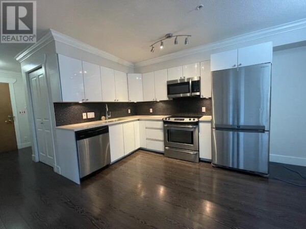 Photo 2 - Kitchen - 303 3437 KINGSWAY, Vancouver, BC V5R5L3