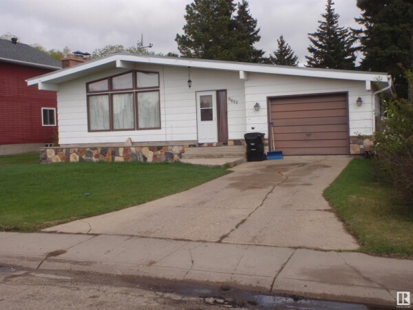 Photo 3 at 5617 55 ST, Barrhead, AB T7N1C7