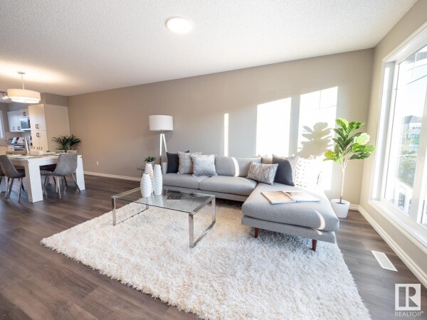 Photo 3 - LivingRoom - 7206 Rosenthal DR NW, Edmonton, AB T5T7L4