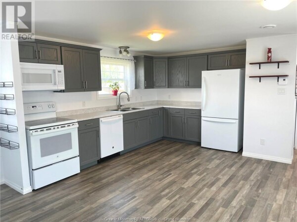 Photo 2 - Kitchen - 20 Tulip, Riverview, NB E1B5B5