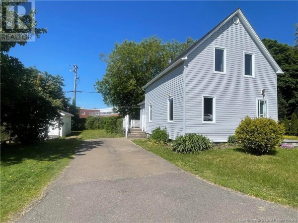 Photo 1 - FrontYard - 28 de L'Eglise, Bouctouche, NB E4S2Z8