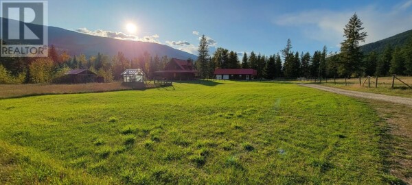 Photo 2 - Backyard - 2200 YELLOWHEAD S Highway, Clearwater, BC V0E1N1