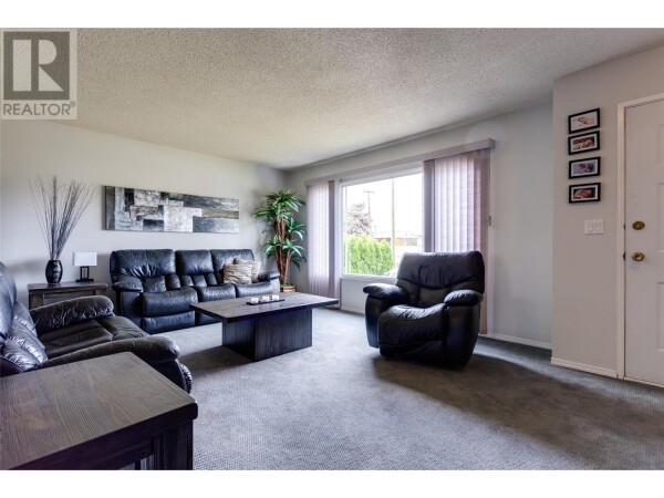 Photo 3 - LivingRoom - 685 Quigley Road, Kelowna, BC V1X1A6