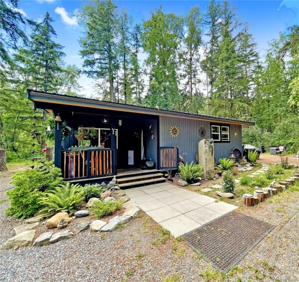 Photo 1 at 5612 Riverbottom Rd W, Duncan BC V9L 6H9, Duncan, BC V9L 6H9