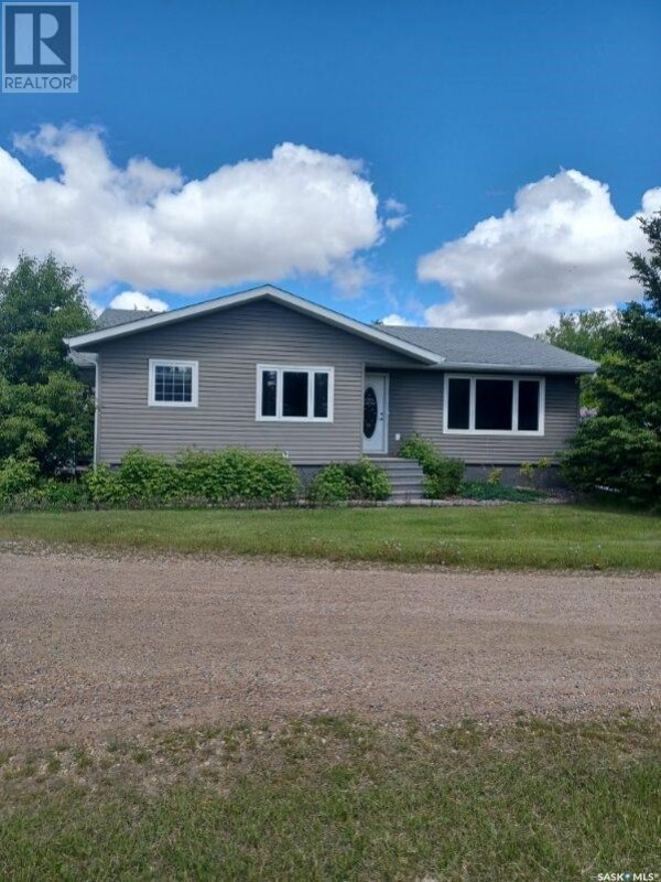 Photo 3 - FrontYard - Kraus acreage, Fish Creek Rm No. 402, SK S0K4P0