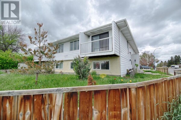 Photo 1 at 4, 2145 5 Avenue N, Lethbridge, AB T1J1X2