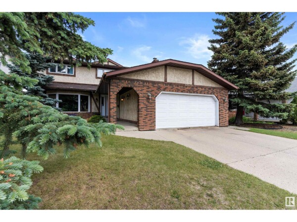 Photo 3 at 11224 23A AV NW, Edmonton, AB T6J4X7