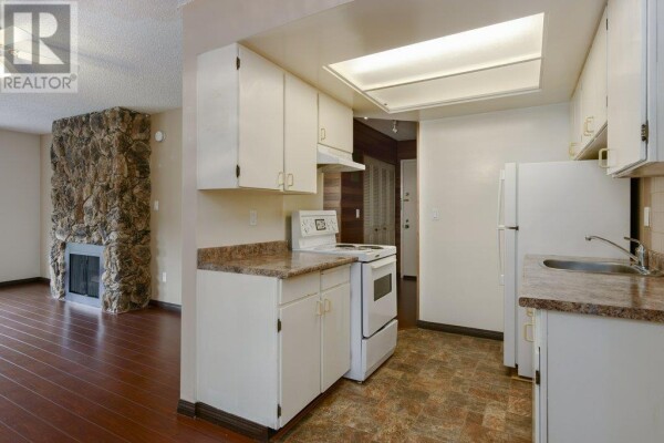 Photo 2 - Kitchen - 307 1484 CHARLES STREET, Vancouver, BC V5L2S8