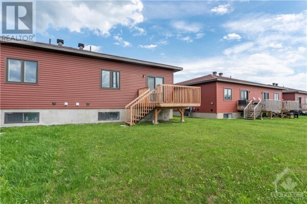 Photo 3 - Backyard - 1033 JACYNTHE STREET, Hawkesbury, ON K6A3V9