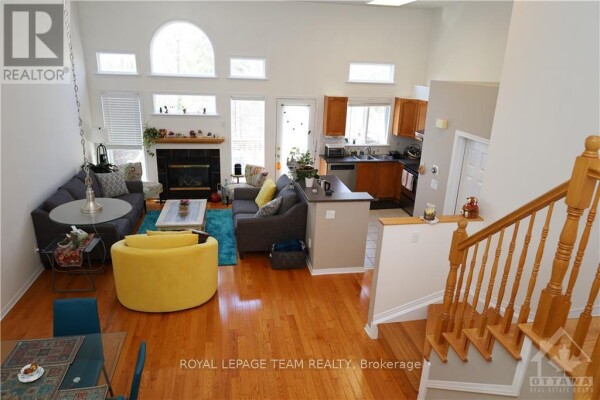 Photo 3 - LivingRoom - 54 MACASSA CIRCLE, Ottawa, ON K2T1J8