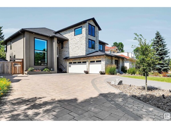 Photo 2 at 514 BUTCHART DR NW, Edmonton, AB T6R2M7