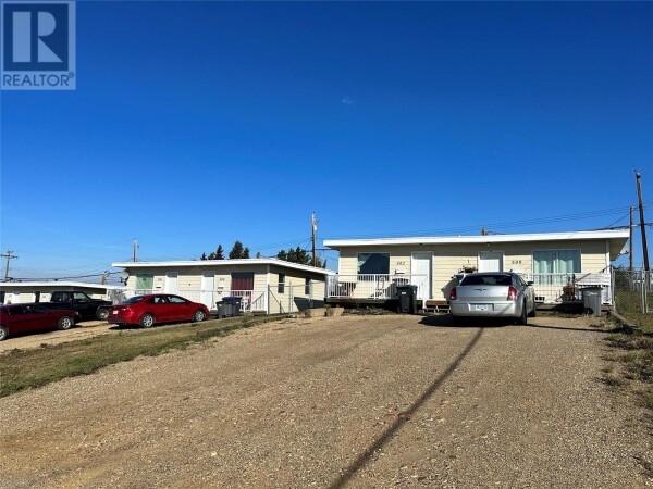 Photo 1 at 504 100A Avenue, Dawson Creek, BC V1G1X7