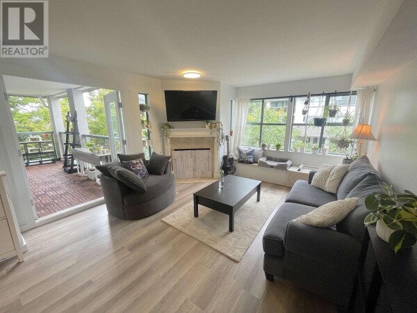 Photo 2 - LivingRoom - 308B 7025 STRIDE AVENUE, Burnaby, BC V3N4Y1