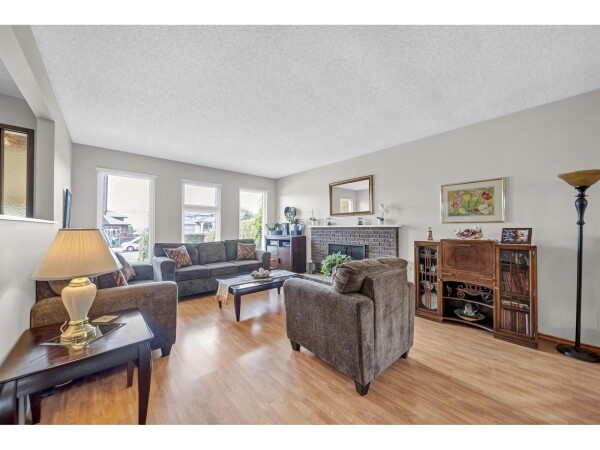 Photo 3 - LivingRoom - 15131 84 AVENUE, Surrey, BC V3S6A9