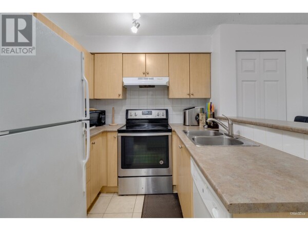 Photo 3 - Kitchen - 2115 244 SHERBROOKE STREET, New Westminster, BC V3L0A3