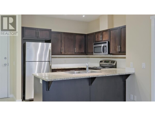 Photo 2 - Kitchen - 1350 Ridgeway Drive Unit# 216, Kelowna, BC V1Y9T8