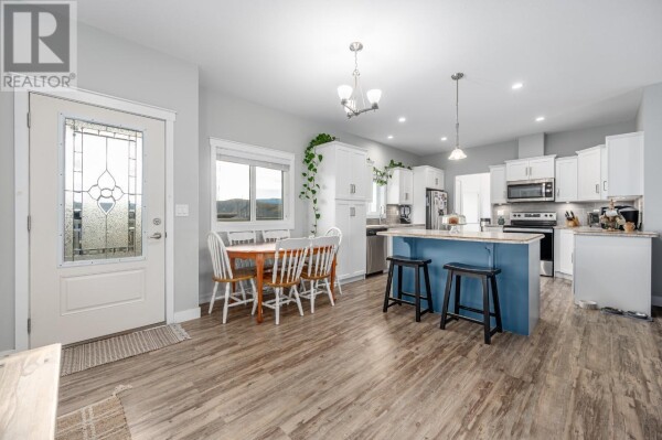 Photo 3 - DiningRoom - 1460 LOPEZ CREEK Drive, Cache Creek, BC V0K1H0