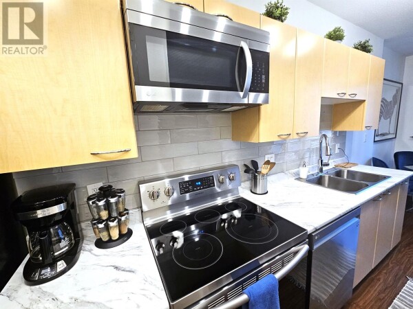 Photo 2 - Kitchen - 507 1249 GRANVILLE STREET, Vancouver, BC V6Z1M5