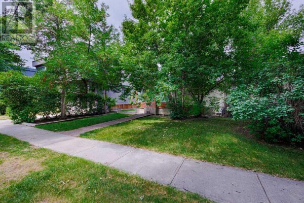 Photo 2 - Backyard - 442 27 Avenue NW, Calgary, AB T2M2H6