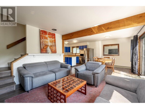 Photo 2 - LivingRoom - 8464 MATTERHORN DRIVE, Whistler, BC V8E0G1