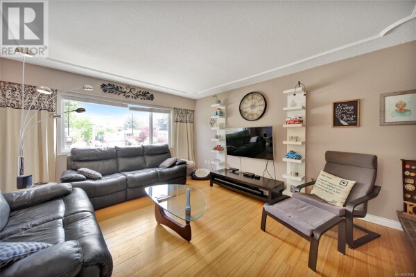 Photo 3 - LivingRoom - 2748 Scafe Rd, Langford, BC V9B3W7