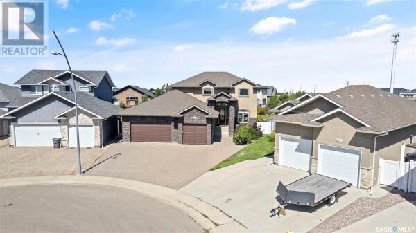 Photo 2 at 1530 Pohorecky COURT, Saskatoon, SK S7S1N1