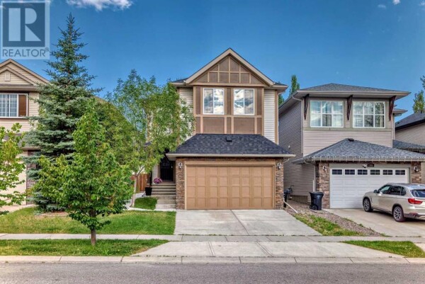 Photo 1 - FrontYard - 151 Everbrook Drive SW, Calgary, AB T2Y0L6