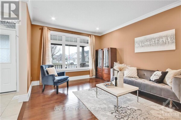 Photo 3 - LivingRoom - 100 BRAMBLING WAY, Ottawa, ON K2J5V3