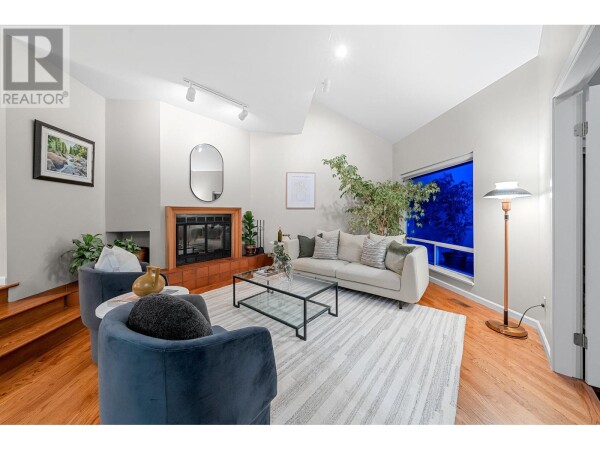 Photo 3 - LivingRoom - 1350 W KEITH ROAD, North Vancouver, BC V7P1Y9