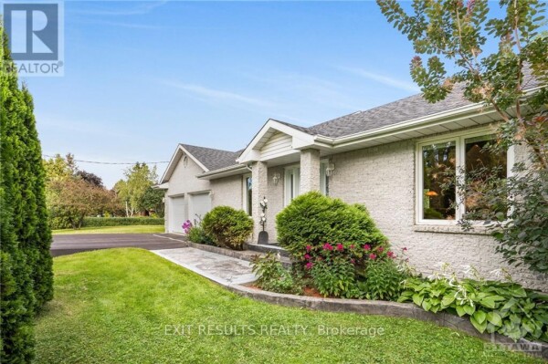 Photo 2 at 17568 ISLAND ROAD, South Stormont, ON K0C1S0