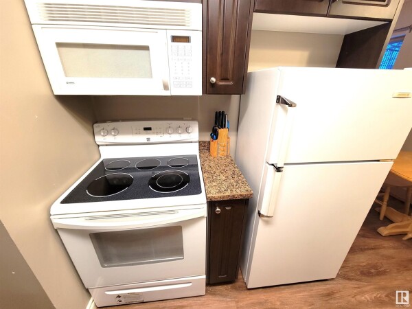 Photo 3 - LaundryRoom - #101 911 10 ST, Cold Lake, AB T9M1J8