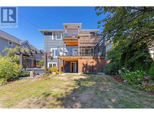 Photo 3 at 747 E 6TH STREET, North Vancouver, BC V7L1R5