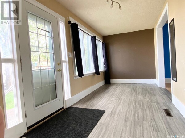 Photo 3 - Bedroom - 3033 Dewdney AVENUE, Regina, SK S4Y0Y3