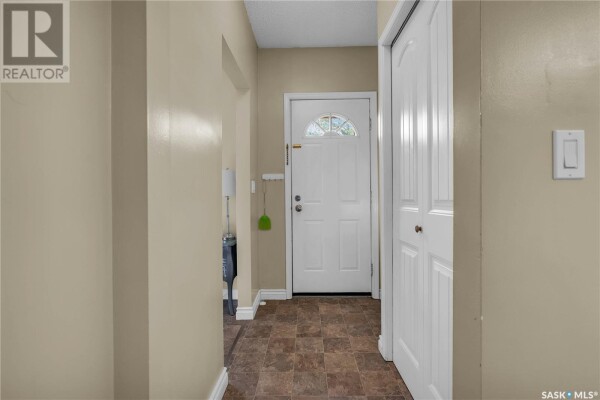 Photo 3 - Bathroom - 1302 7th AVENUE N, Saskatoon, SK S7K2W2