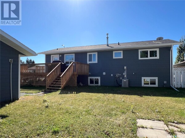 Photo 3 - Backyard - 30 Marion CRESCENT, Meadow Lake, SK S9X1B7