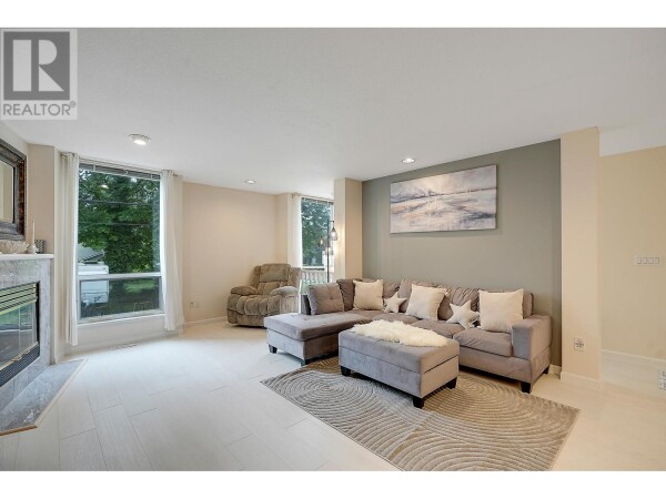 Photo 3 - LivingRoom - 30 3228 RALEIGH STREET, Port Coquitlam, BC V3C3J5