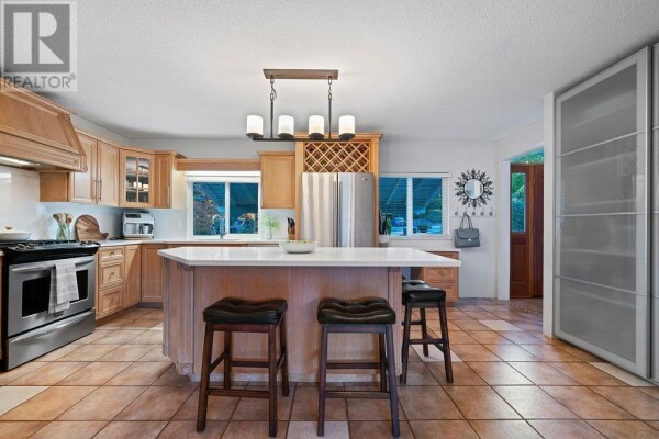 Photo 1 - DiningRoom - 4086 BROCKTON CRESCENT, North Vancouver, BC V7G1E6