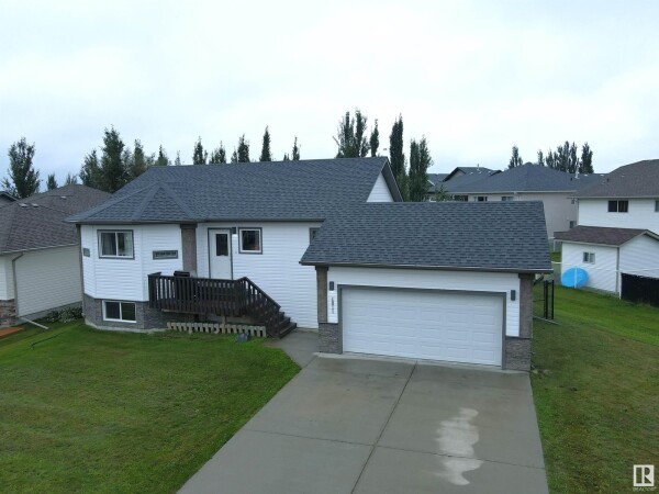 Photo 1 - FrontYard - 4015 47 AV, Drayton Valley, AB T7A0A8