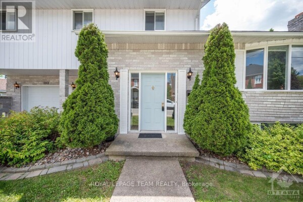 Photo 3 - FrontYard - 102 OTTAWA STREET, Arnprior, ON K7S1X5