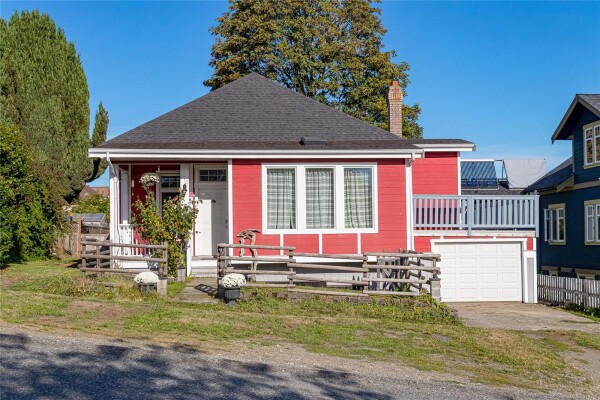 Photo 1 - Backyard - 20 White St, Ladysmith BC V9G 1B8, Ladysmith, BC V9G 1B8