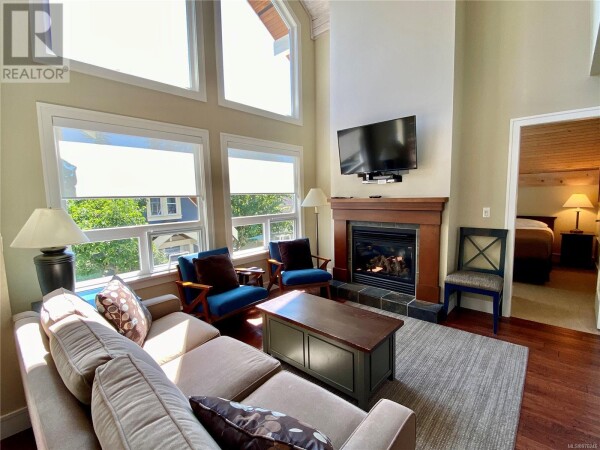 Photo 2 - LivingRoom - 22a 2315 Mackinnon Rd, Pender Island, BC V0N2M1