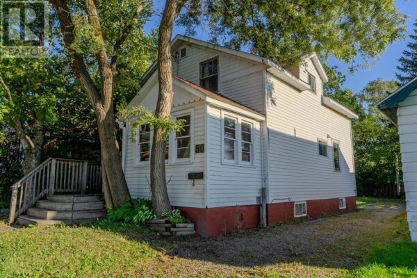 Photo 2 - Backyard - 50 Wilcox AVE, Sault Ste. Marie, ON P6B1V2